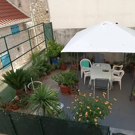 Stela Guest house *