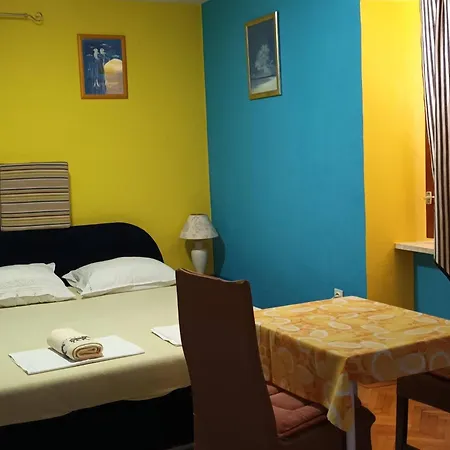 Stela Guest house *