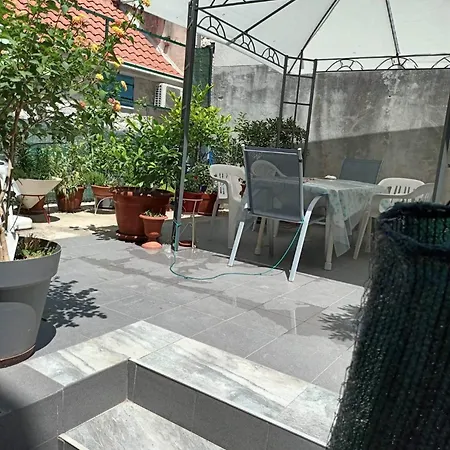Πανσιόν Stela Kaštela